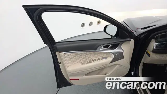 Genesis G70 2019 — ფოტო 28/39