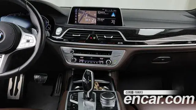 BMW 7 Series 2020 — Фото 14/20