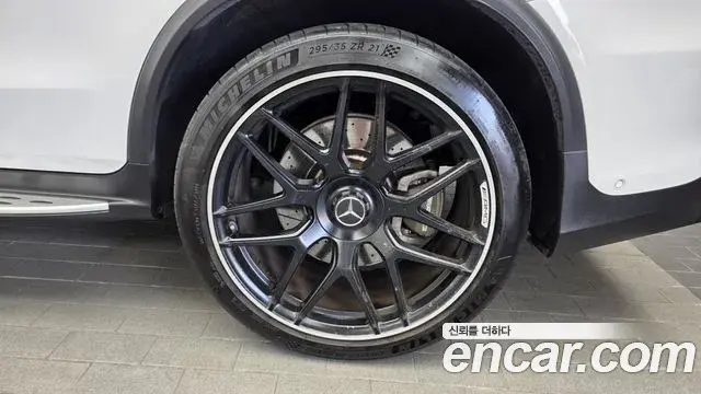 Mercedes-Benz GLC-Class 2019 — Photo 23/33