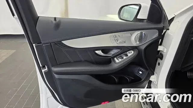 Mercedes-Benz GLC-Class 2019 — Photo 22/33