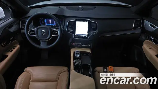 Volvo XC90 2025 — ფოტო 28/32