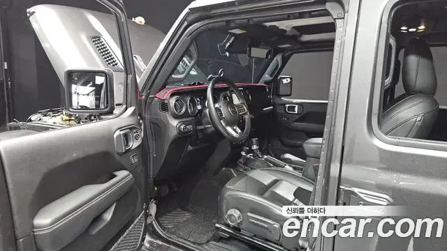 Jeep Wrangler 2019 — Photo 15/31