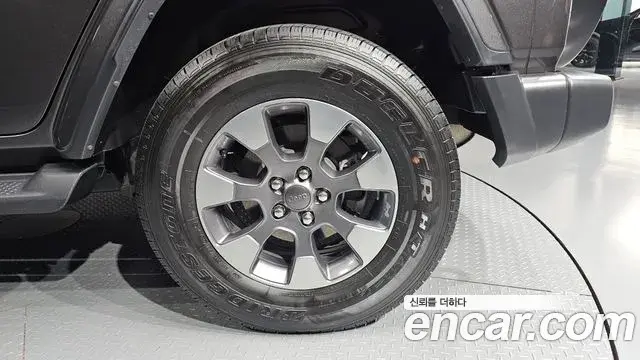 Jeep Wrangler 2019 — Photo 27/31