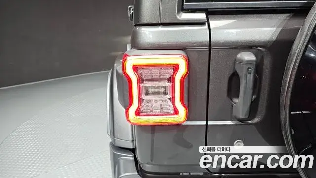 Jeep Wrangler 2019 — Photo 28/31