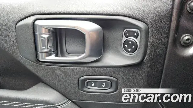 Jeep Wrangler 2019 — Photo 25/31