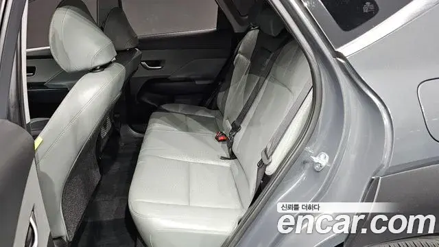 Hyundai Kona Hybrid 2023 — Photo 28/36