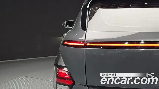 Hyundai Kona Hybrid 2023 — Photo 8/36