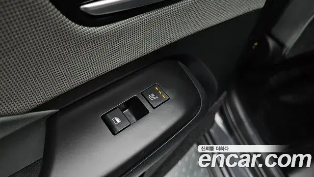 Hyundai Kona Hybrid 2023 — Photo 14/36
