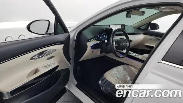 Genesis GV70 2021 — Photo 19/20