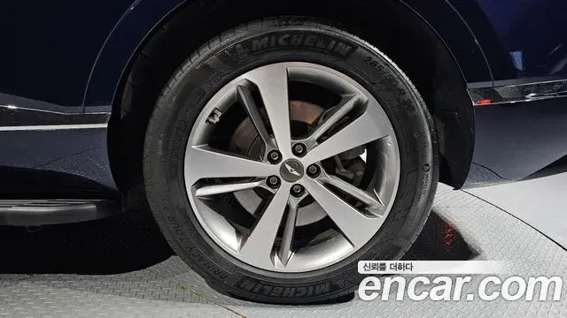 Genesis GV80 2021 — Photo 30/37