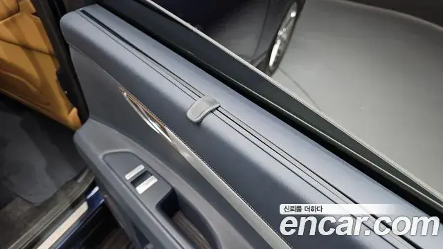 Genesis GV80 2021 — Photo 9/37