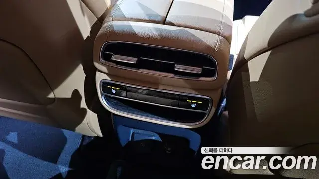 Genesis GV80 2021 — Photo 15/37