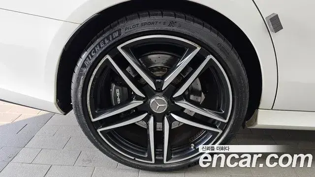 Mercedes-Benz E-Class 2019 — Şəkil 9/34