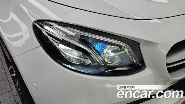 Mercedes-Benz E-Class 2019 — Şəkil 17/34