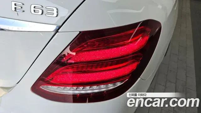 Mercedes-Benz E-Class 2019 — Şəkil 24/34
