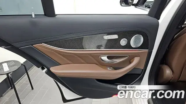 Mercedes-Benz E-Class 2019 — Şəkil 31/34