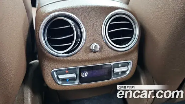 Mercedes-Benz E-Class 2019 — Şəkil 32/34