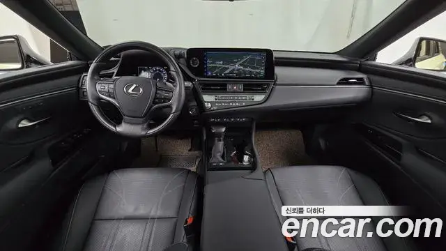 Lexus ES300h 2025 — Şəkil 30/33