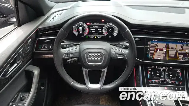 Audi Q8 2021 — ფოტო 18/20