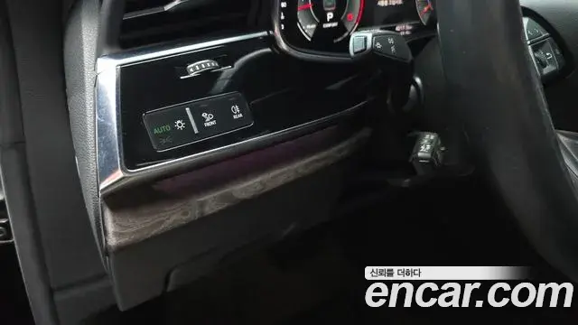 Audi Q8 2021 — ფოტო 10/20