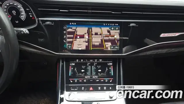Audi Q8 2021 — ფოტო 17/20