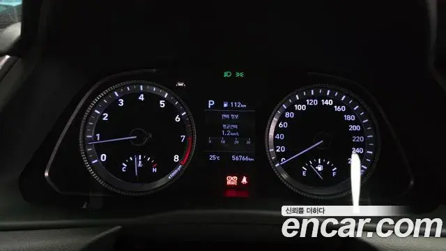 Hyundai Sonata 2021 — Фото 8/20