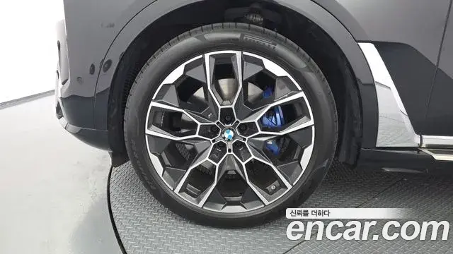 BMW X7 2025 — Photo 9/20