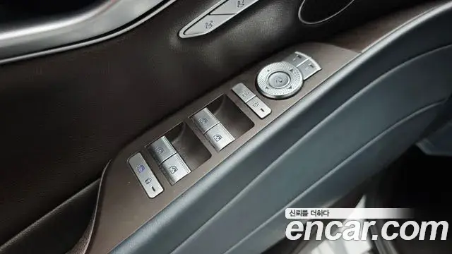 Genesis Electrified G80 2021 — Photo 15/20