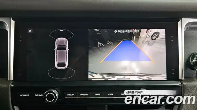 Porsche Macan 2021 — ფოტო 37/38