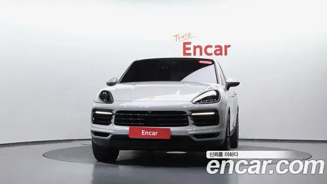 Porsche Cayenne 2022 — ფოტო 23/33