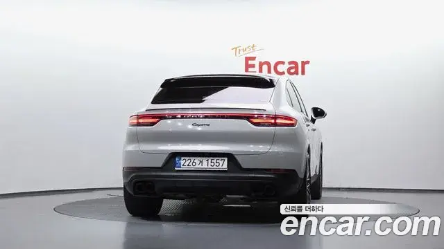 Porsche Cayenne 2022 — ფოტო 5/33