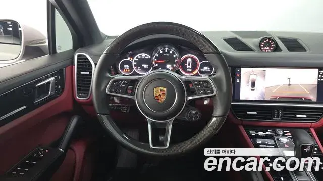 Porsche Cayenne 2022 — ფოტო 8/33
