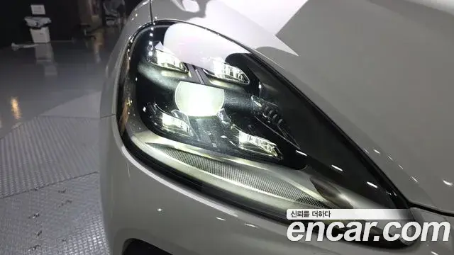 Porsche Cayenne 2022 — ფოტო 14/33