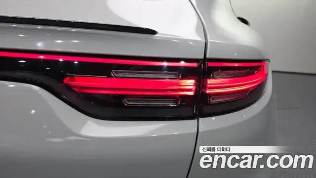Porsche Cayenne 2022 — ფოტო 29/33