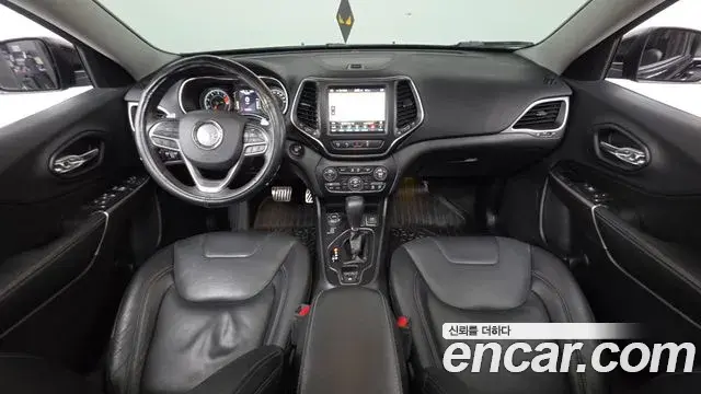 Jeep Cherokee 2019 — Şəkil 33/36