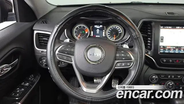 Jeep Cherokee 2019 — Şəkil 31/36