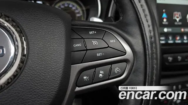 Jeep Cherokee 2019 — Şəkil 22/36