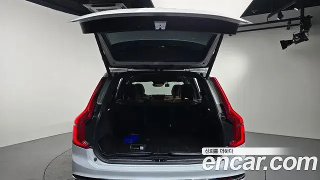 Volvo XC90 2021 — Фото 18/20