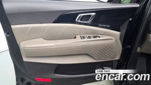 Kia Carnival 2024 — Şəkil 33/36