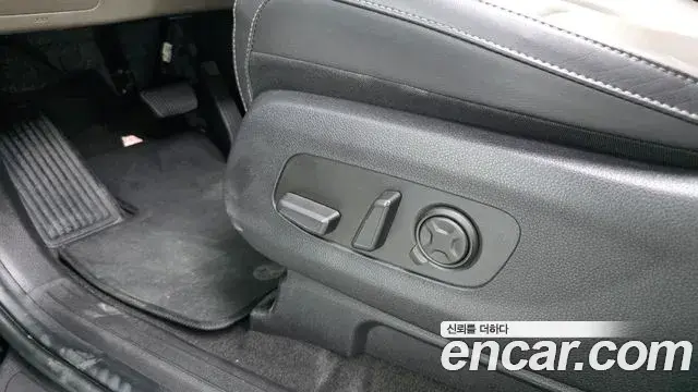 Kia Carnival 2024 — Şəkil 35/36