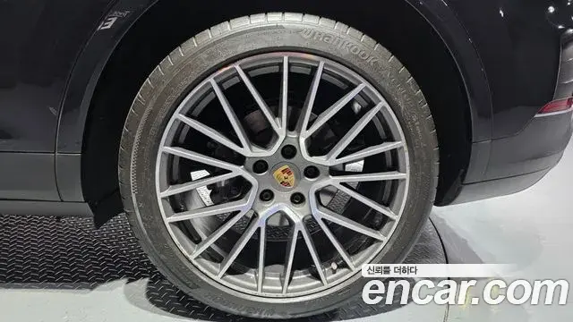 Porsche Cayenne 2020 — Şəkil 7/34