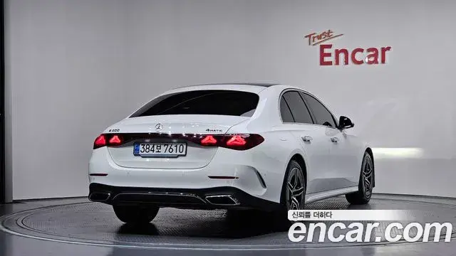 Mercedes-Benz E-Class 2024 — Şəkil 9/32