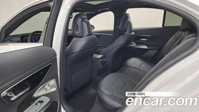 Mercedes-Benz E-Class 2024 — Şəkil 30/32