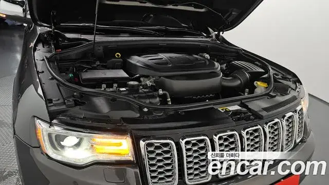 Jeep Grand Cherokee 2020 — Şəkil 15/35