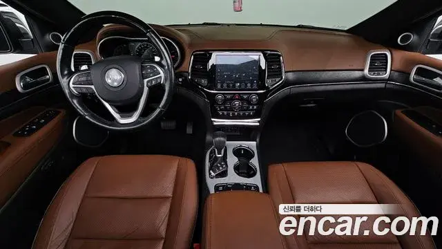 Jeep Grand Cherokee 2020 — Şəkil 12/35