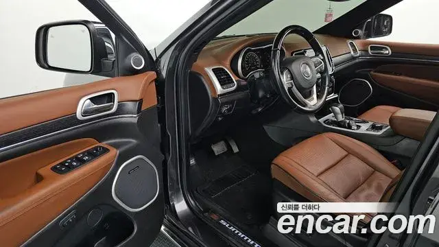 Jeep Grand Cherokee 2020 — Şəkil 16/35
