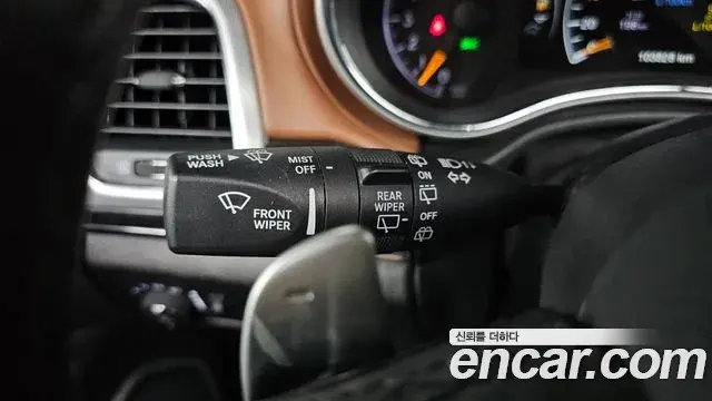 Jeep Grand Cherokee 2020 — Şəkil 13/35