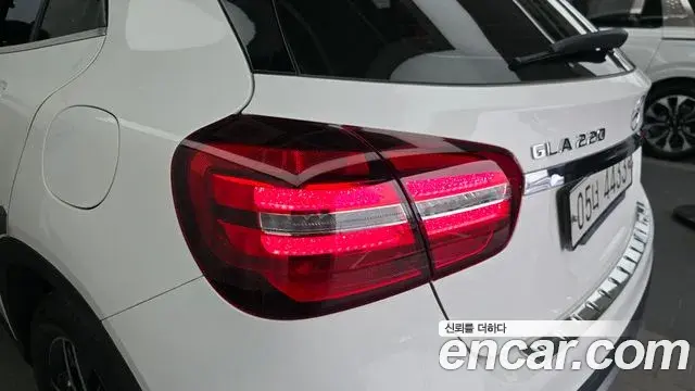Mercedes-Benz GLA-Class 2019 — Photo 7/34