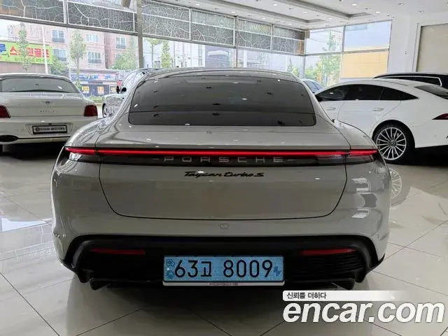 Porsche Taycan 2022 — ფოტო 1/20