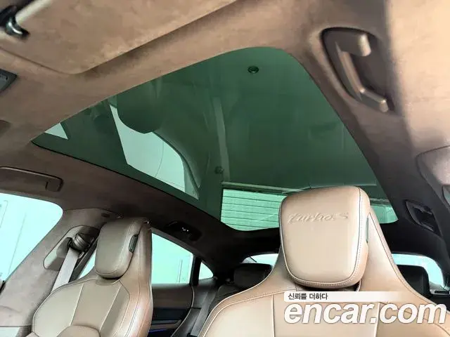 Porsche Taycan 2022 — ფოტო 20/20